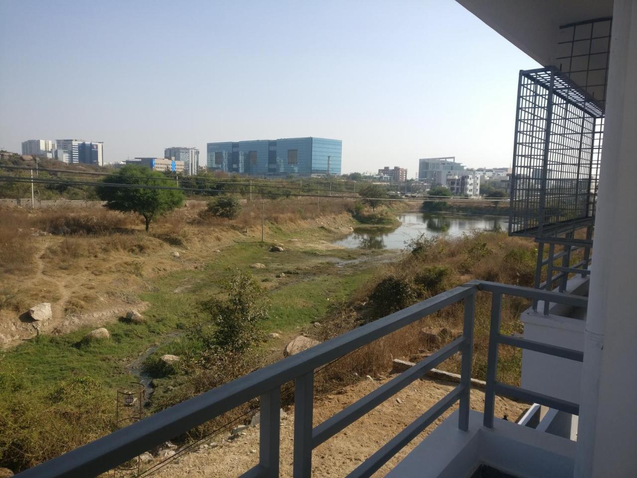Misty Lake Guest House Haiderabad Buitenkant foto