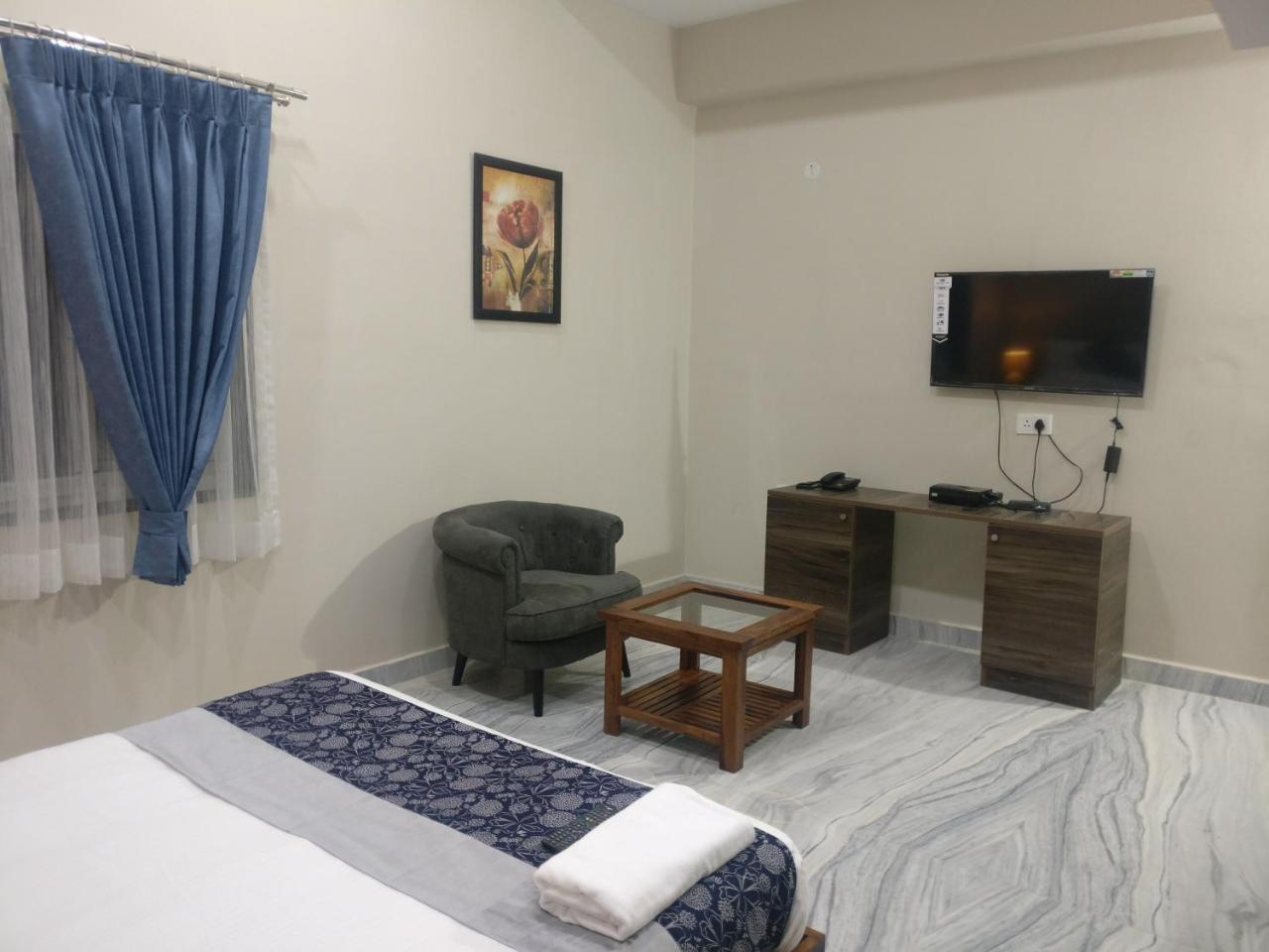 Misty Lake Guest House Haiderabad Buitenkant foto
