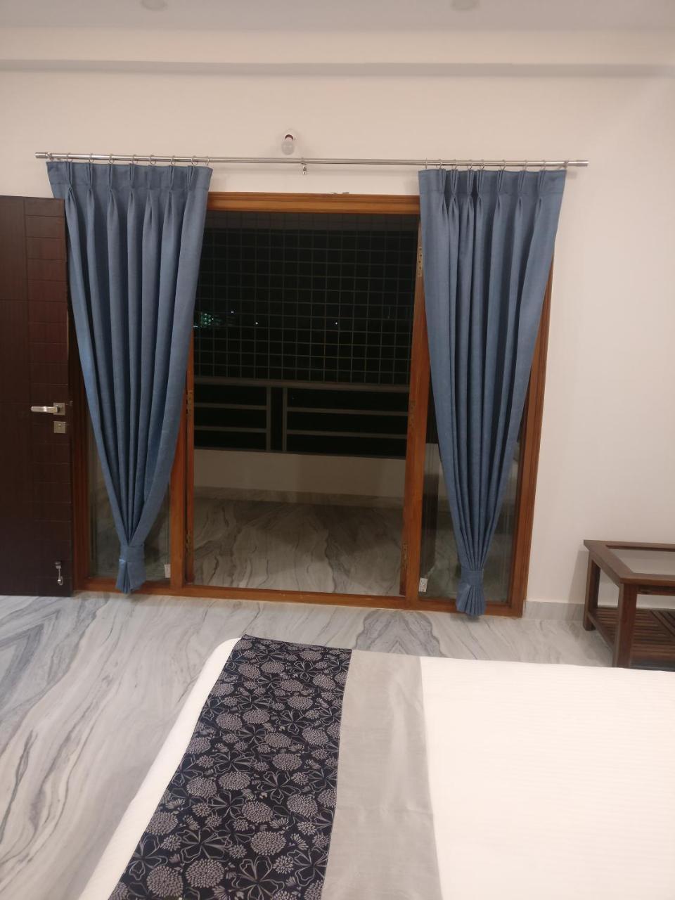 Misty Lake Guest House Haiderabad Buitenkant foto
